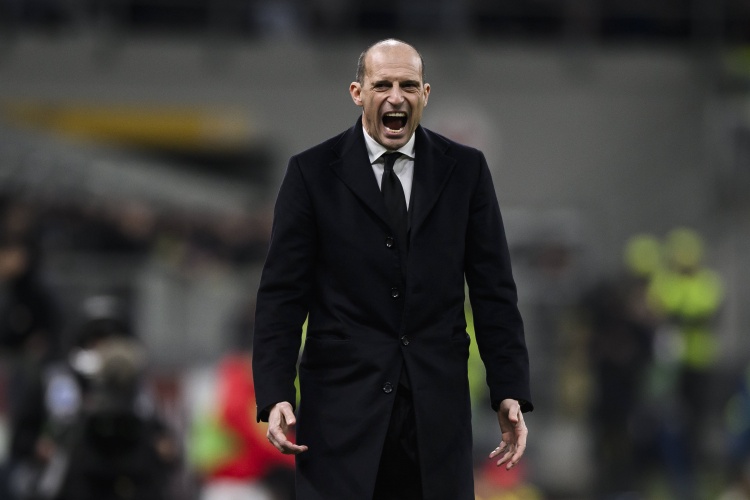 爱游戏官方入口-米兰本赛季意甲仅丢20球位列意甲第二，上赛季同期丢30球